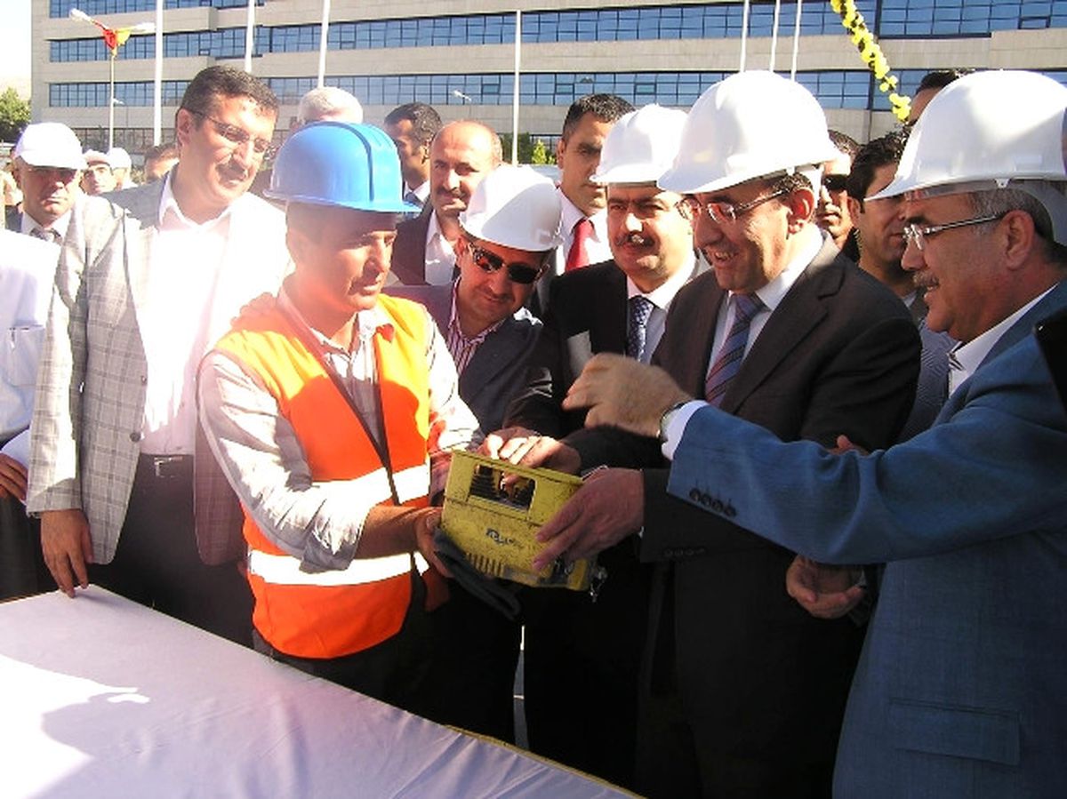 Malatya\'da Karaciğer Nakli Hastanesi\'nin Temeli Törenle Atıldı