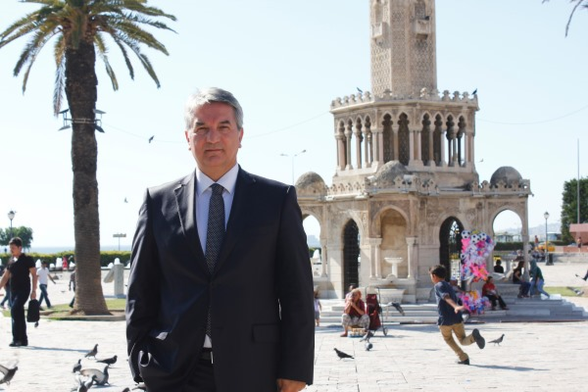"Ömer Çelik\'i İzmir\'e Bekliyoruz"