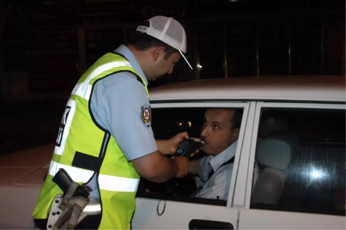 Polis Ramazanda Sürücülere Göz Açtırmıyor