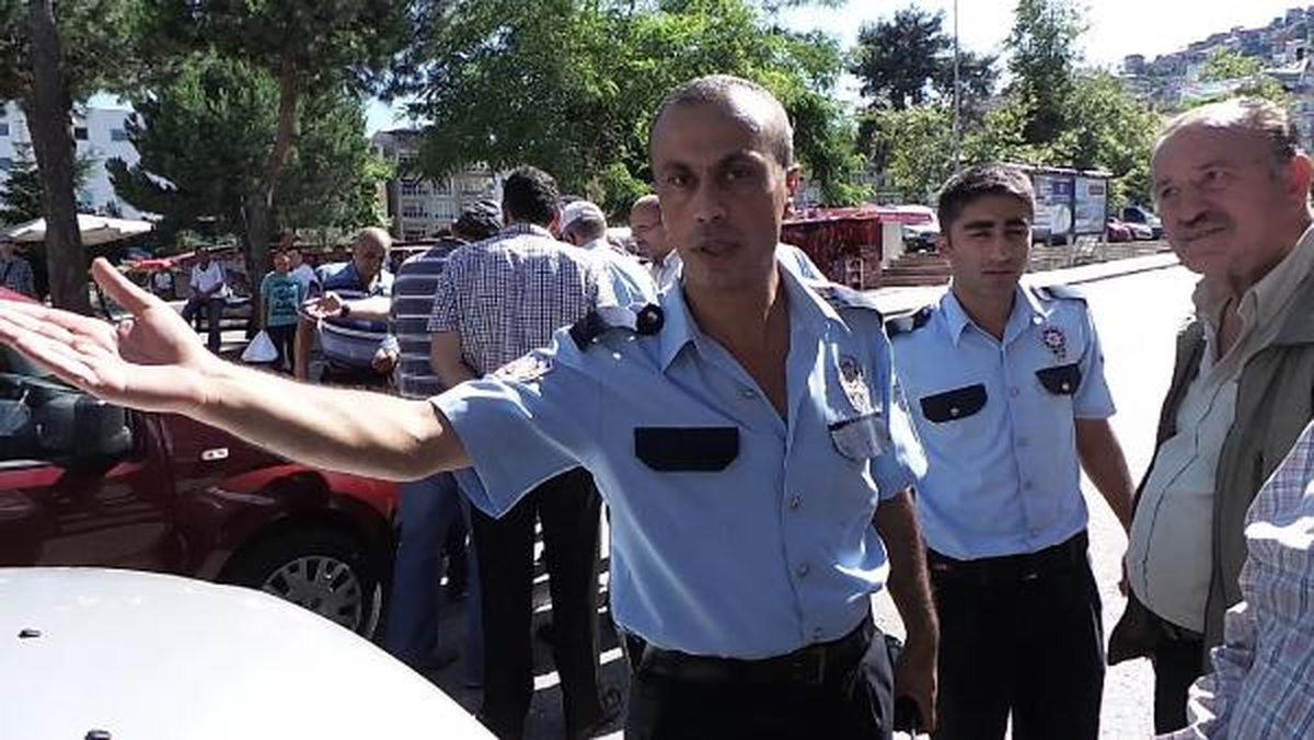Polisle Vatandaş Park Nedeniyle Tartıştı