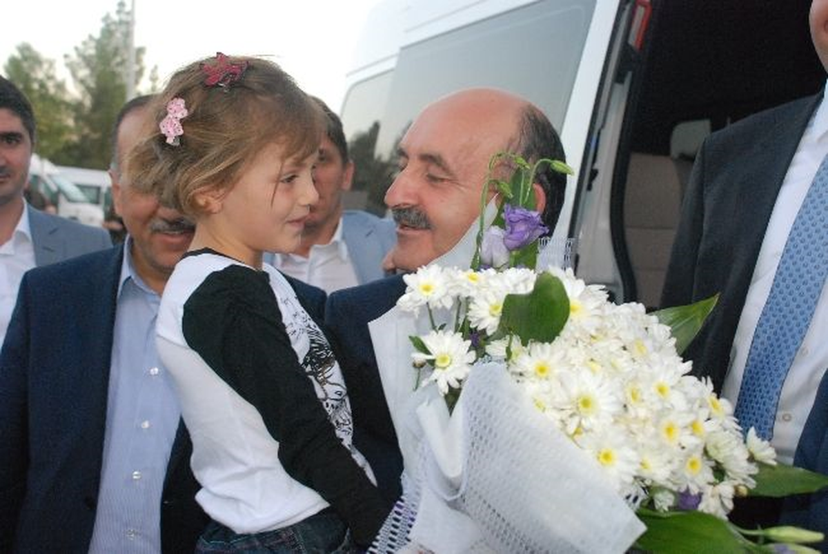 Sağlık Bakanı Müezzinoğlu Konteyner Kentte İftara Katıldı