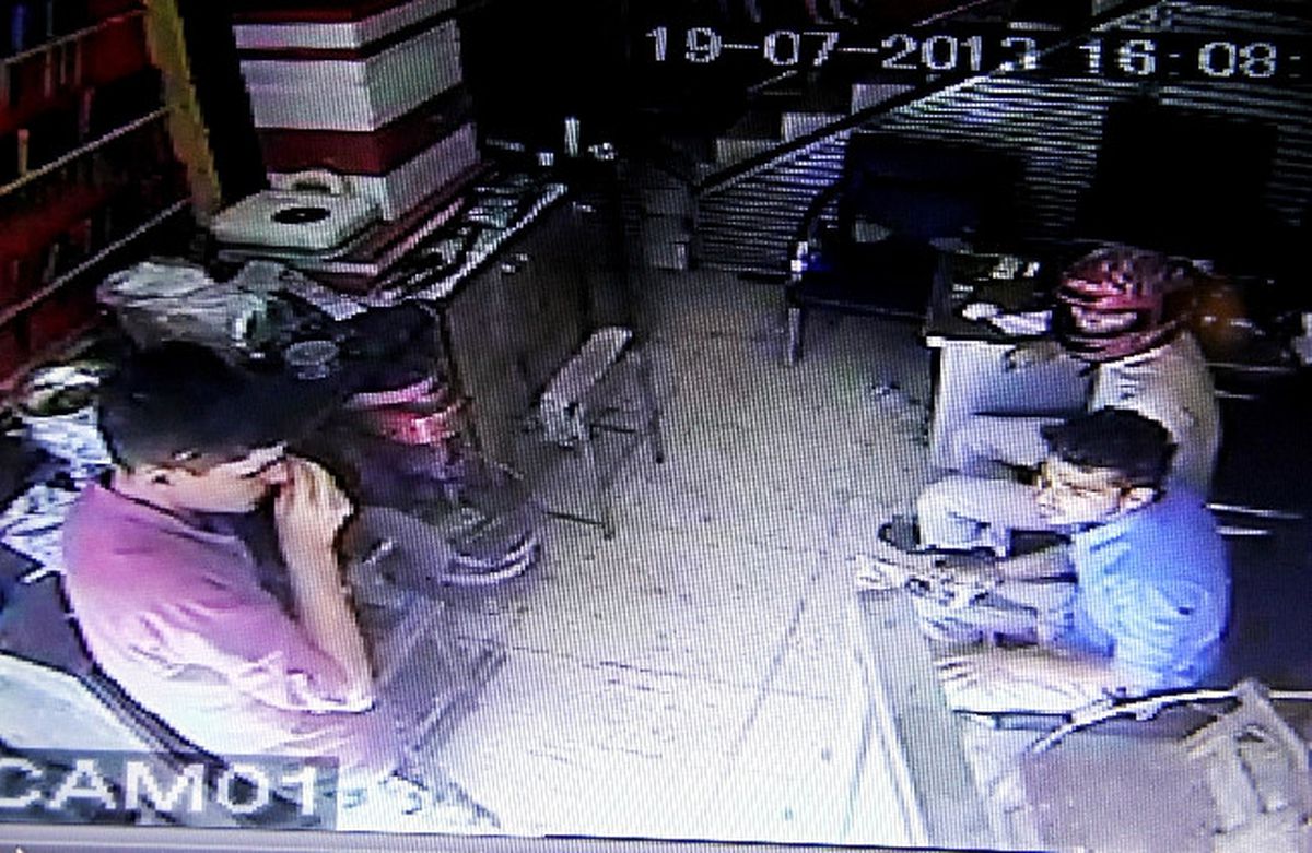 Satır Biletmeye Gittiler, Bilgisayar Çaldılar