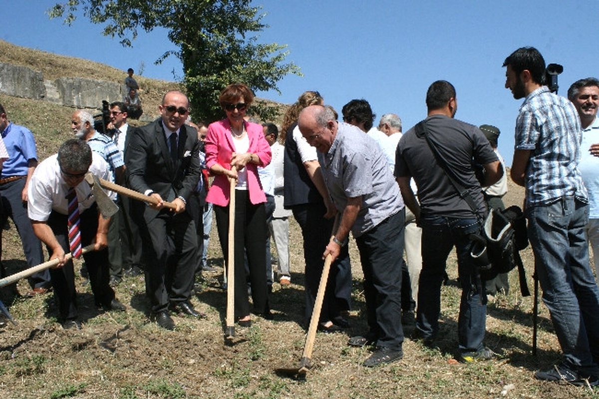 Tarihi Konuralp\'te Tarihi Kazı Başladı