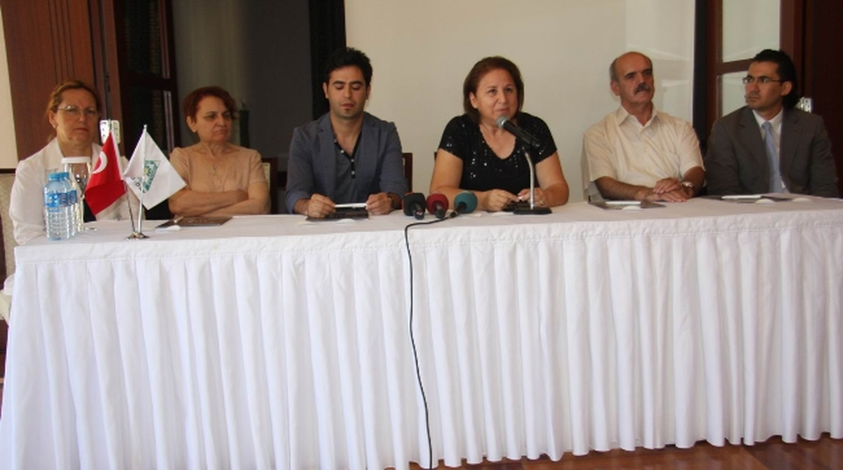 Ünlü Sanatçılar Kanser Hastaları İçin Sahneye Çıkacak