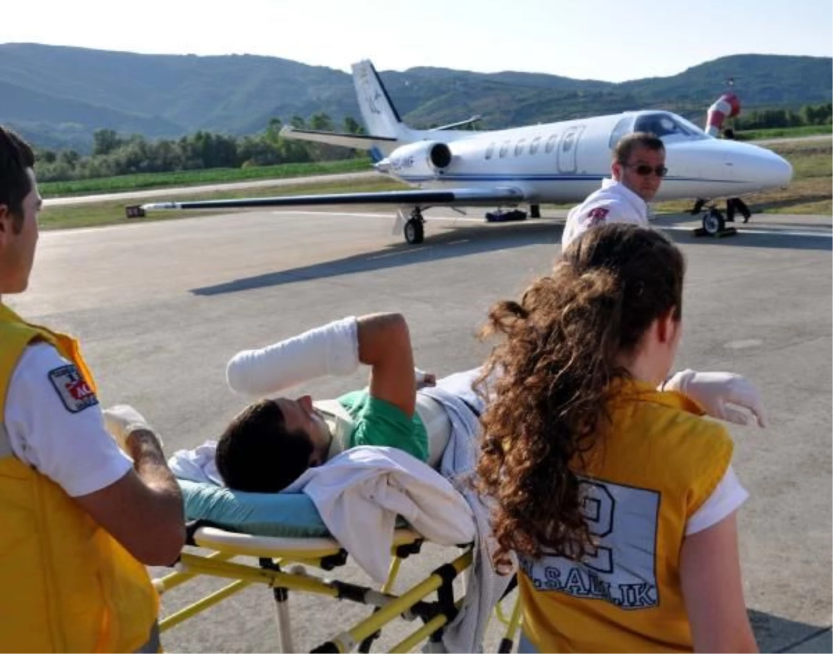 Yaralı Fransız Turist İçin Ülkesi Uçak Gönderdi