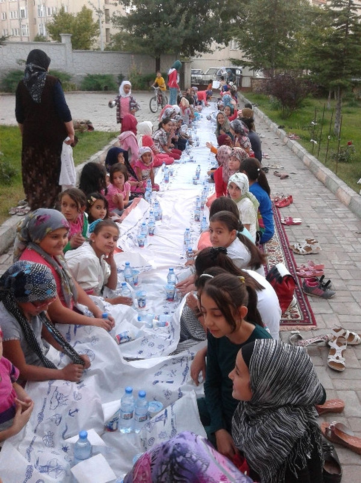 Yaz Kuran Kursu Öğrencileri İftar Yemeğinde Buluştu