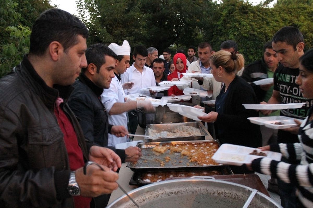 Akdağmadeni Devlet Hastanesi Sağlık Çalışanlarına İftar Yemeği Verdi