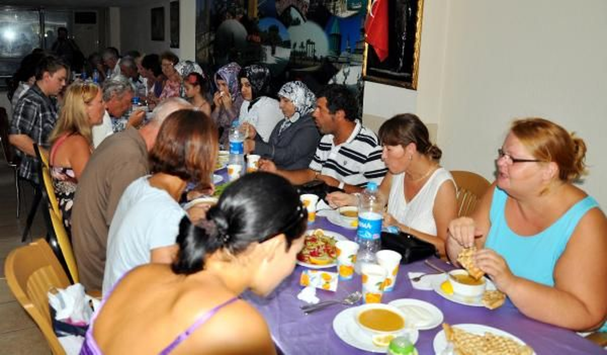Yerleşik Yabancılar ve Şehit Aileleri İftarda Buluştu