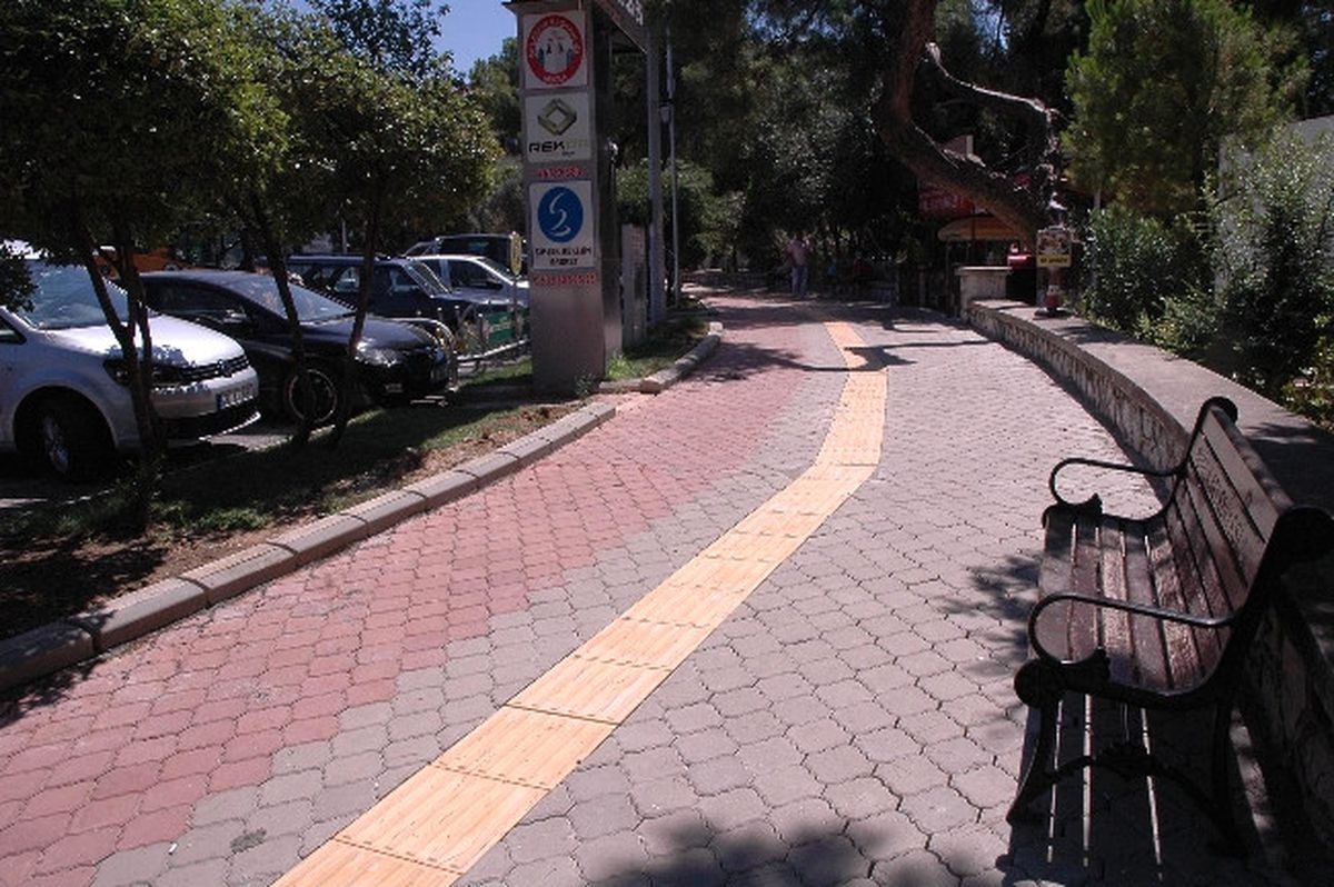 Asfalt ve Kaldırım Çalışmaları Devam Ediyor