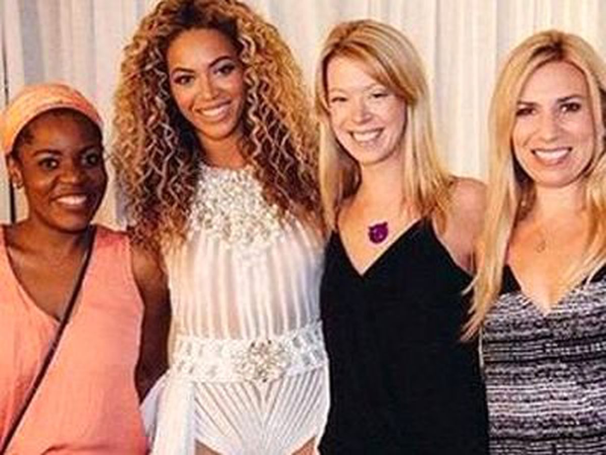 Beyonce Bombalı Saldırıdan Kurtulanlarla