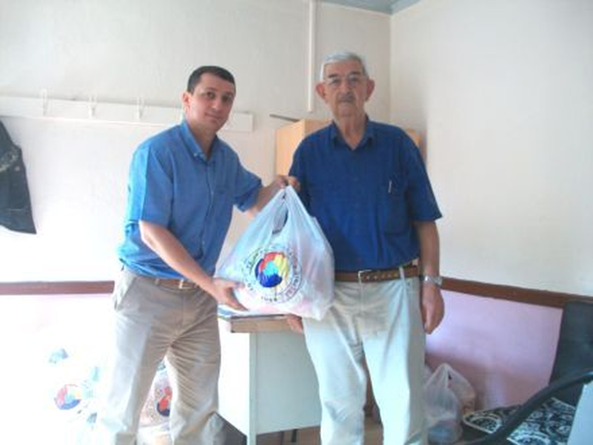 İş Adamlarından 903 Aileye Gıda Yardımı