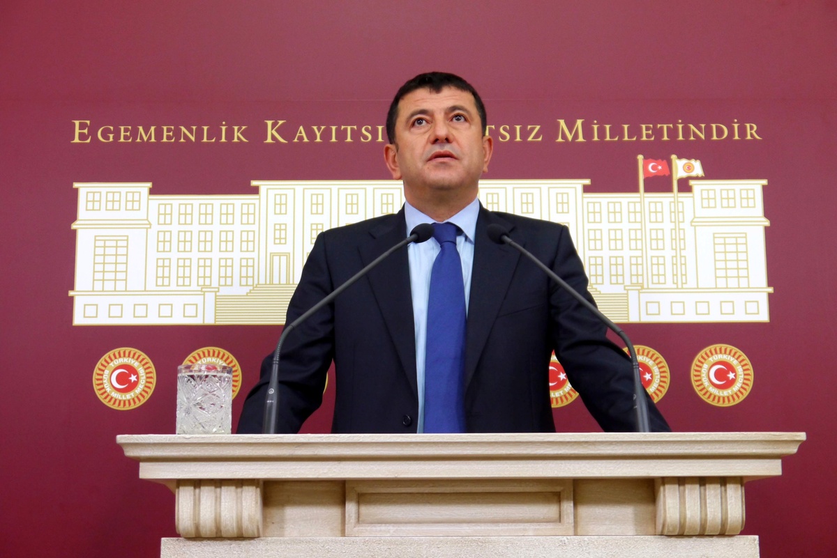 CHP\'li Ağbaba: Özgür Suriye Ordusunu Desteklemek, Savaşı Körüklemekten Başka Bir Amaca Hizmet Etmez