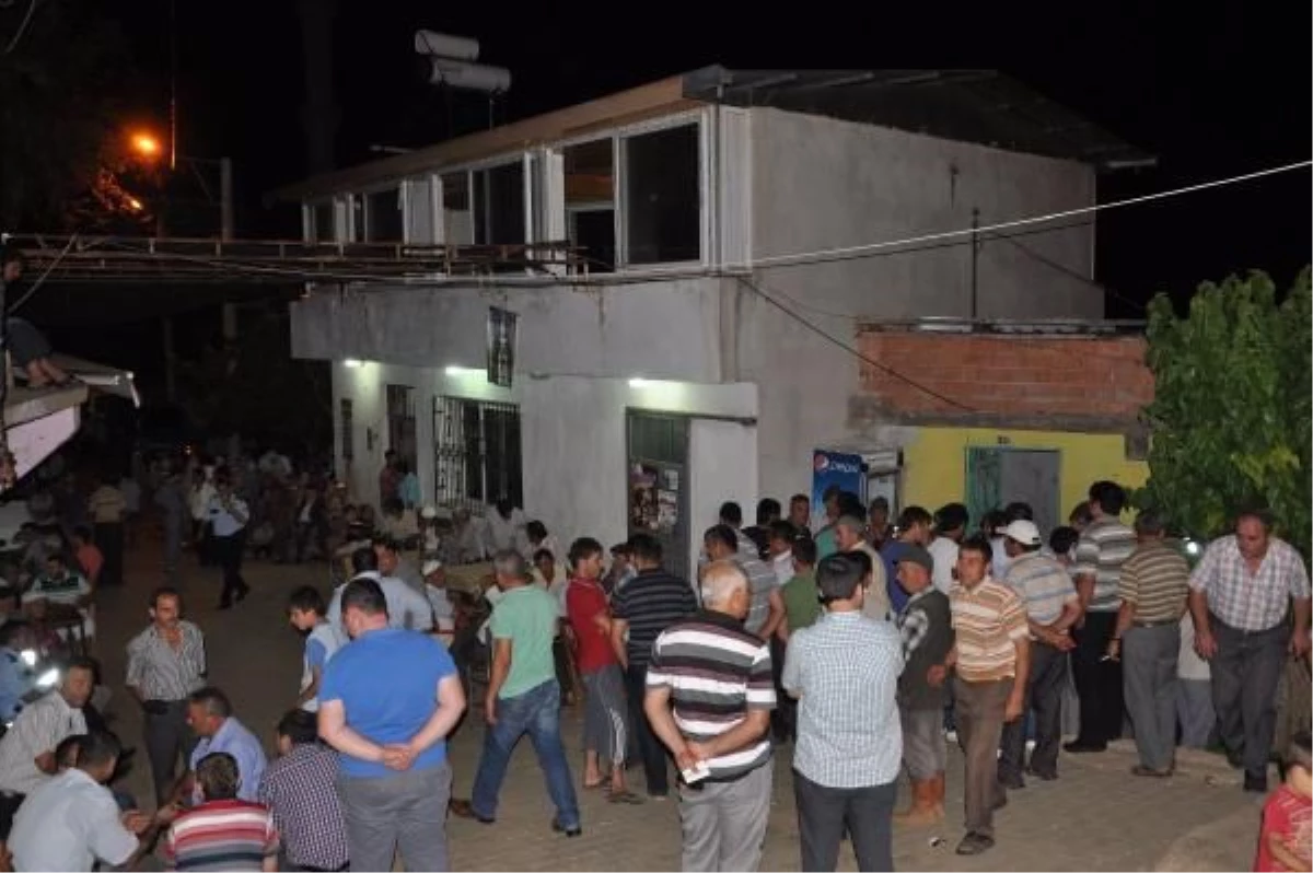 Aydın\'da Köylüler 3 Şüpheliyi Öldüresiye Dövdü