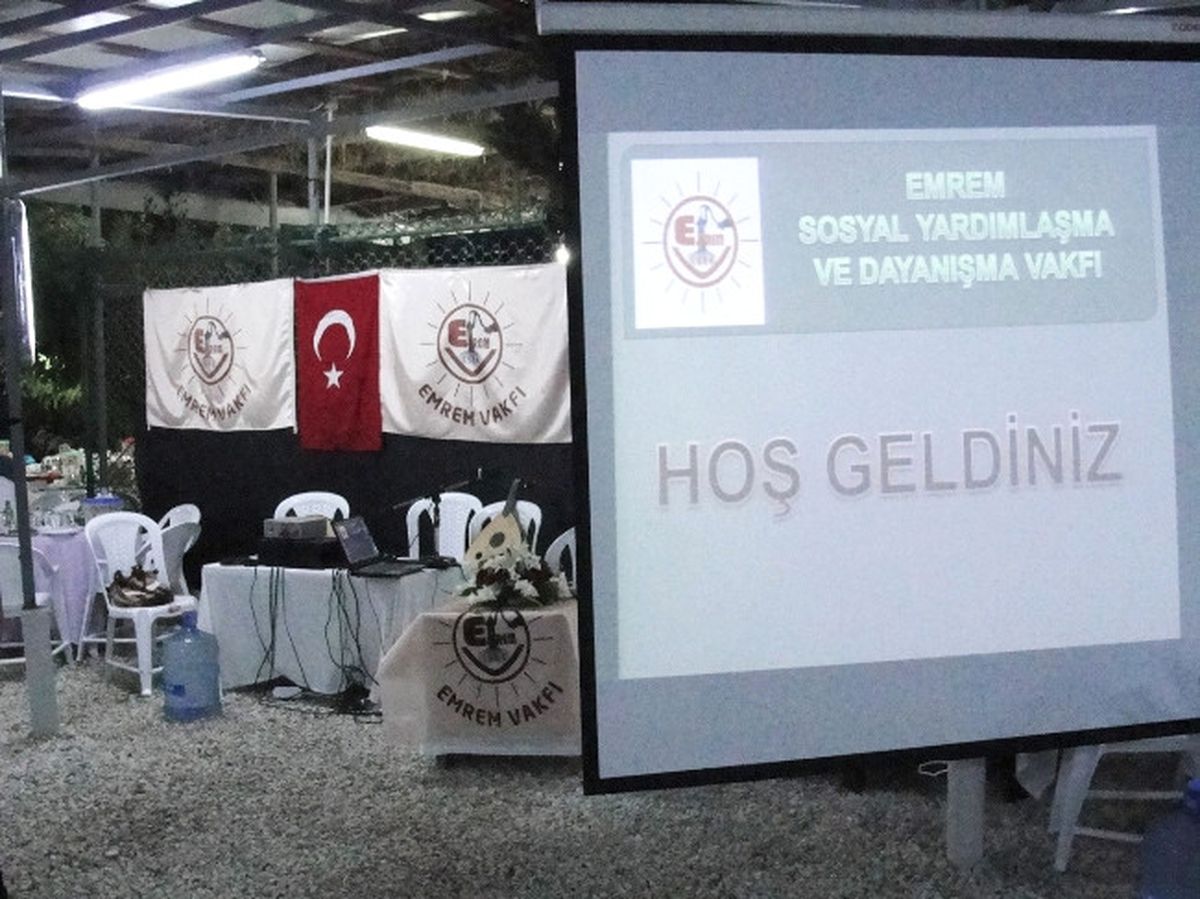 Emrem Vakfı Urla Kuşçular Köyü\'nde İftar Yemeği Verdi