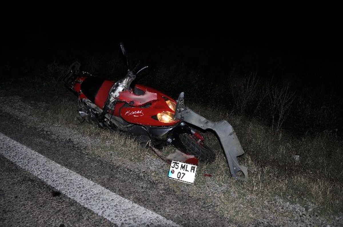 Foça\'da Motosiklet Sürücüsü Ağır Yaralandı
