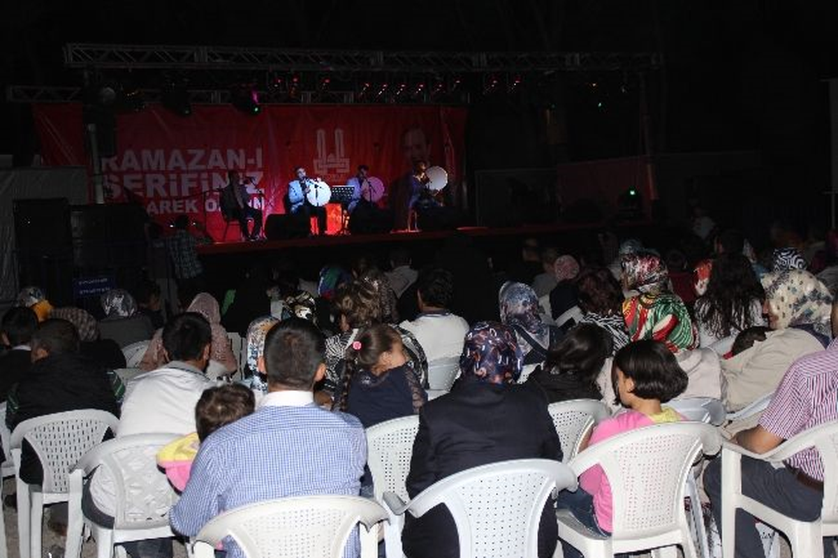 Gaziosmanpaşalılar Grup Dergâh\'ı ile Duygulandı