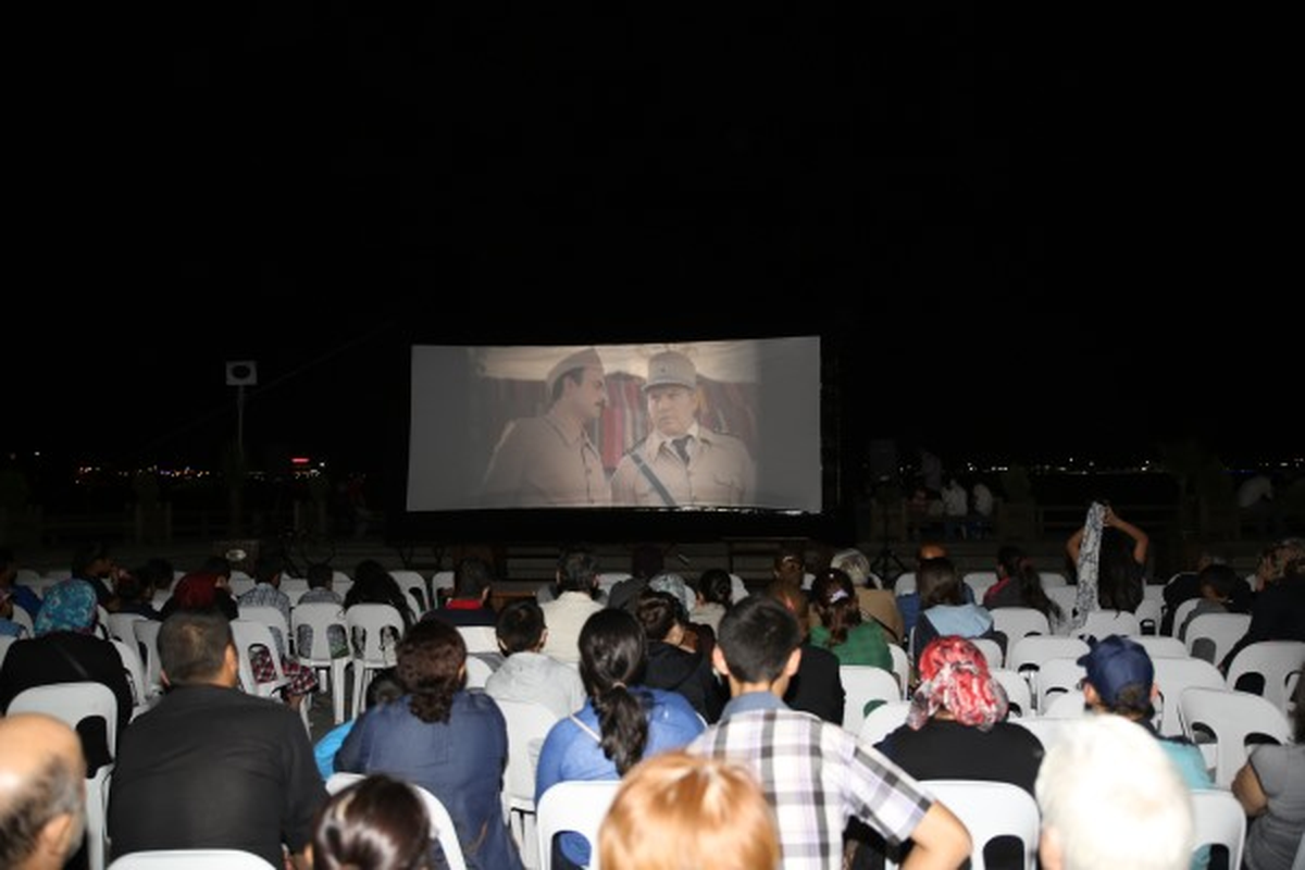 Göl Kenarında Sinema Keyfi