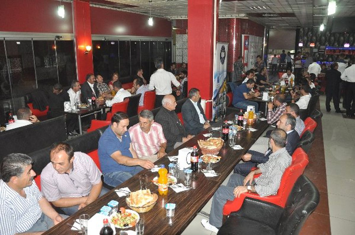 Hakkarili İhracatçılar İftar Yemeğinde Buluştu