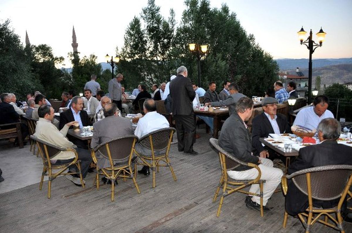 İlçe İdarecileri İftar Yemeğinde Buluştu
