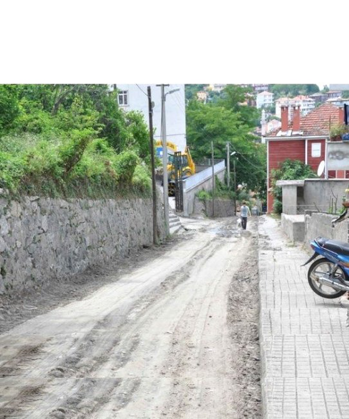 İnebolu\'da Kaymakam Yokuş Yolu Onarılıyor