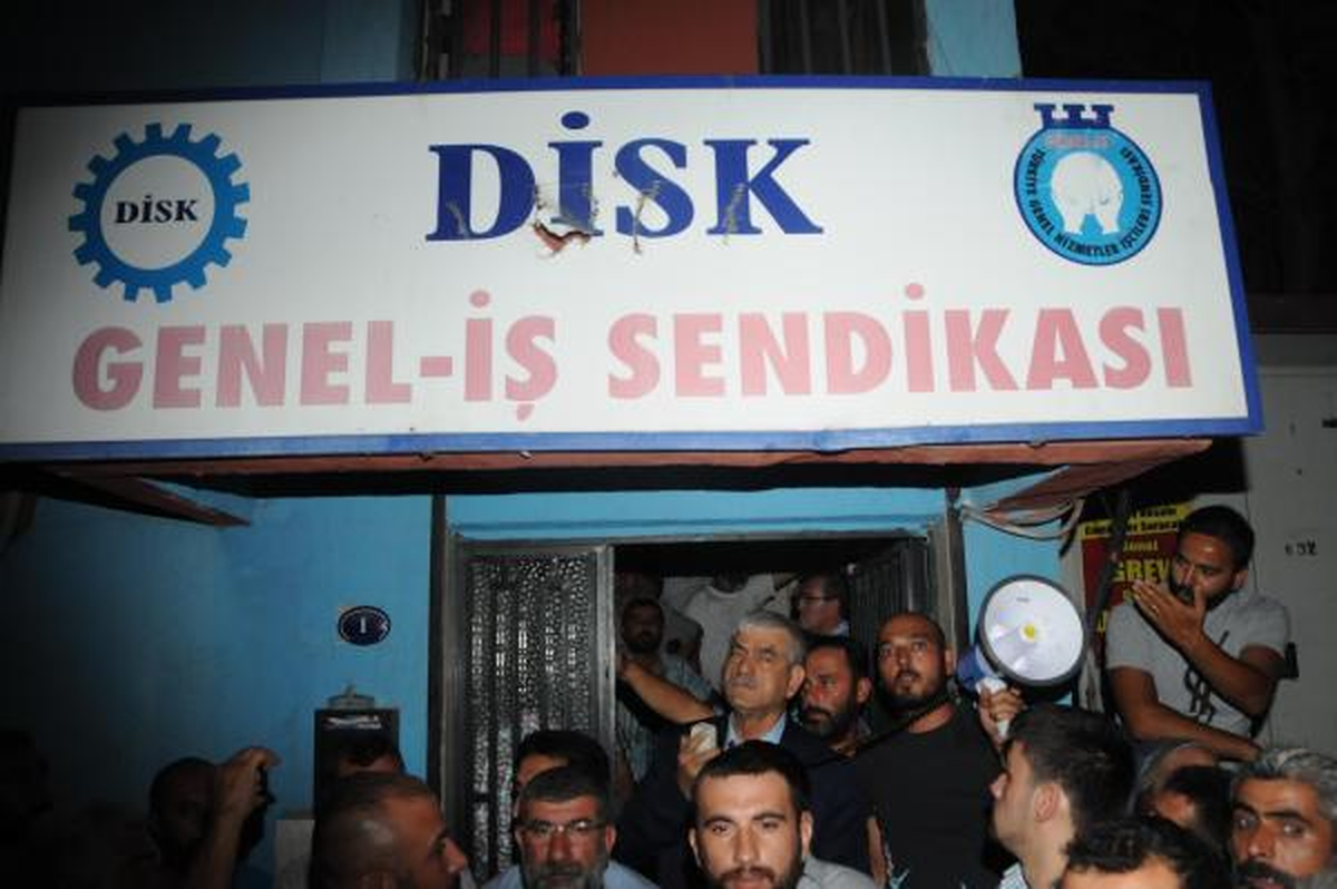 İzmir Büyükşehir\'de 7 Bin 500 İşçi Yarın Greve Çıkacak (3)