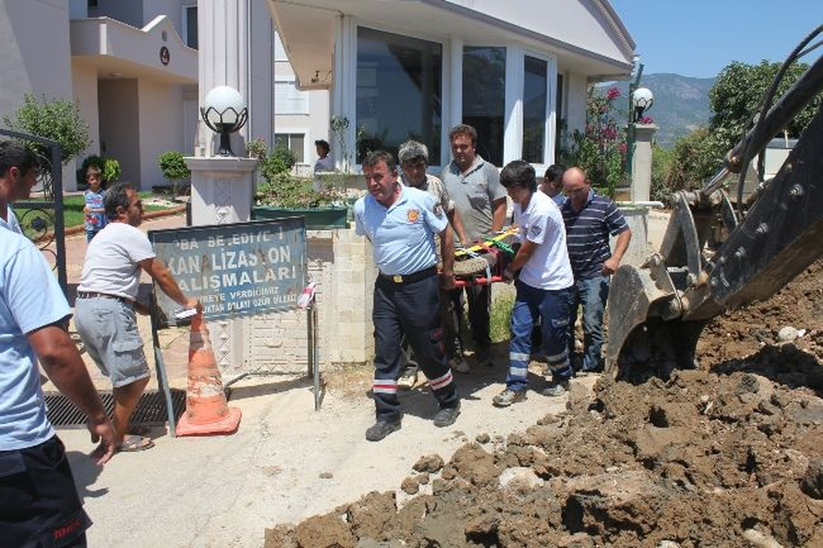Kayan Toprağın Altında Kalan İşçi Yaralandı