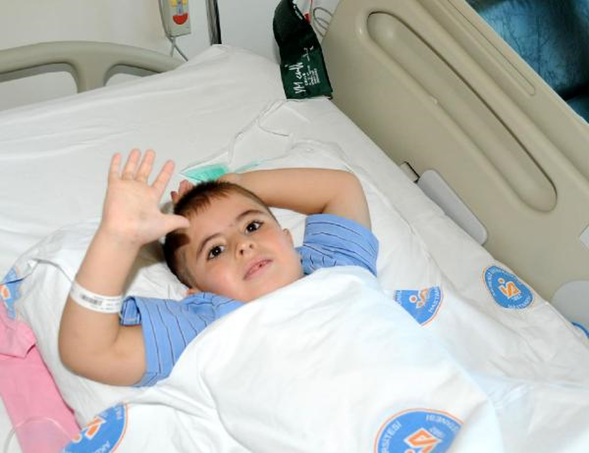 Kızı Böbrek Yetmezliğinden Öldü, Oğluna Böbreğini Verdi