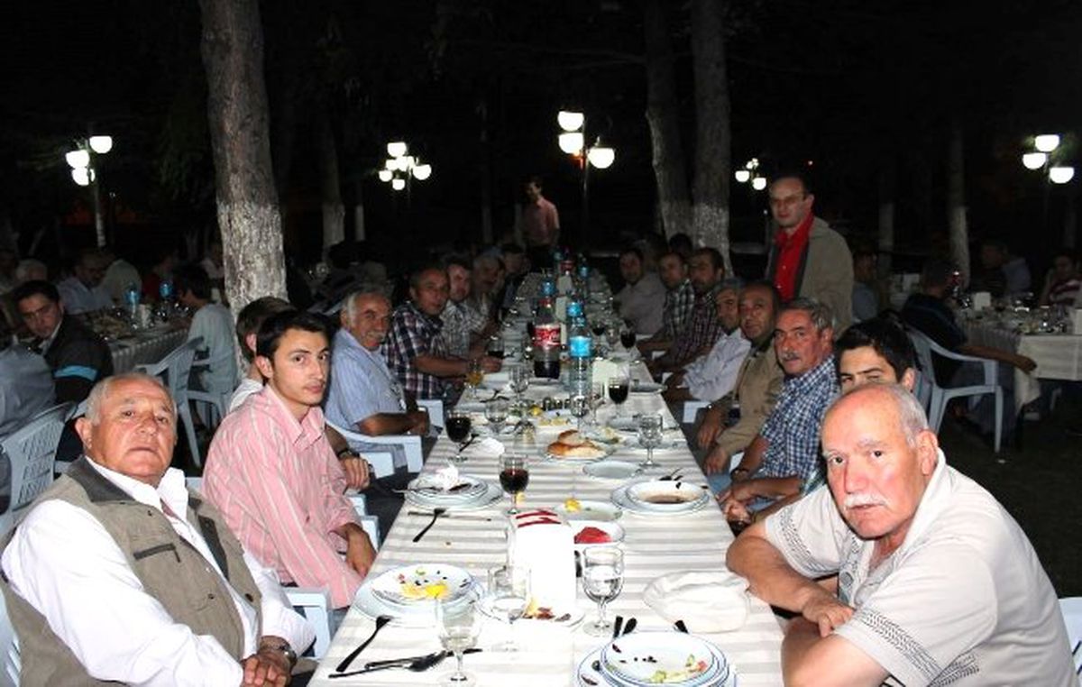 Kütahya\'da Yaşayan Akçaalanlılar İftar Yemeğinde Buluştu