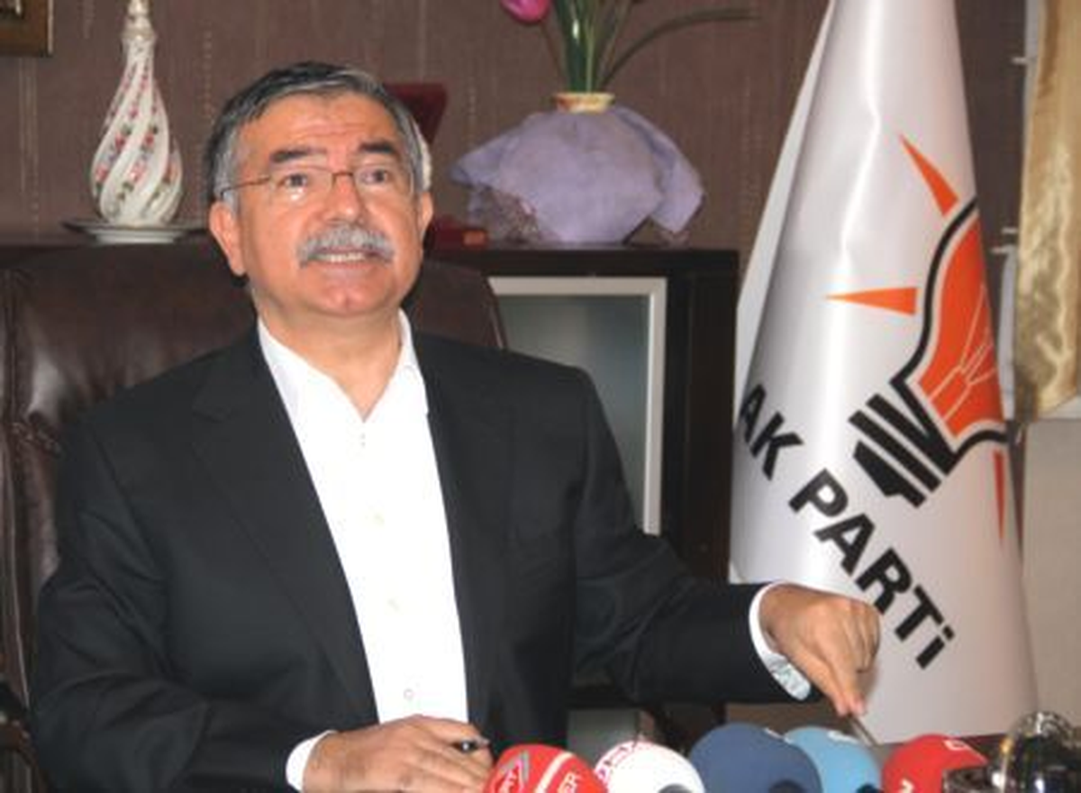 Milli Savunma Bakanı Yılmaz, Sivas\'ta