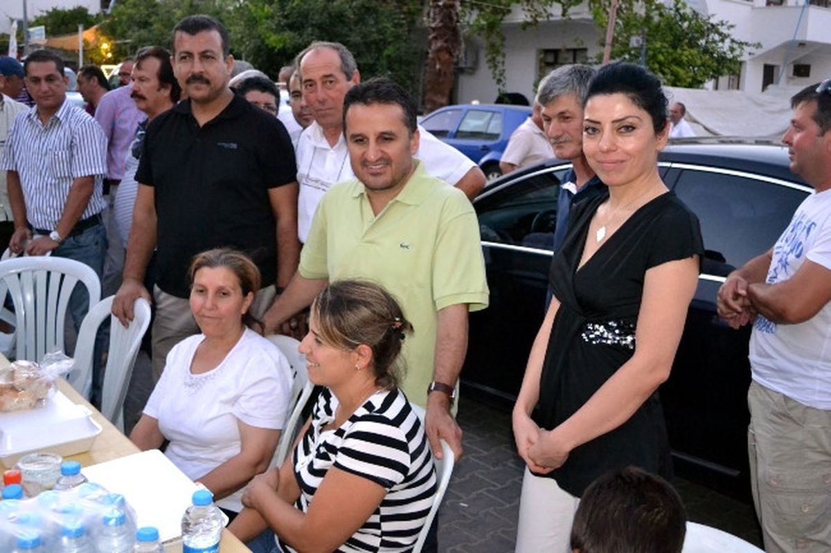 Muğla AK Parti Milletvekili Yüksel Özden Datça\'da İftar Yemeği Verdi
