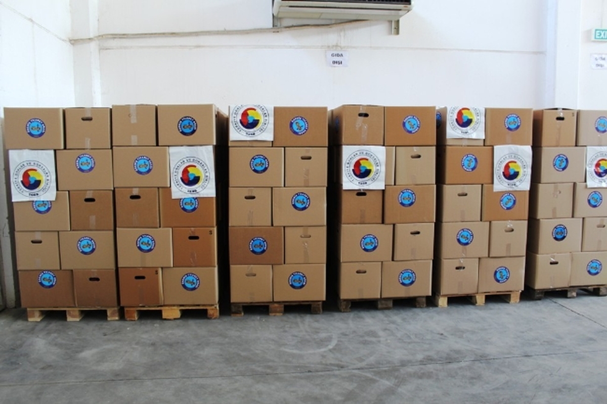 Ödemiş Ticaret Odası Yardım Paketlerinin Dağıtımına Devam Ediyor