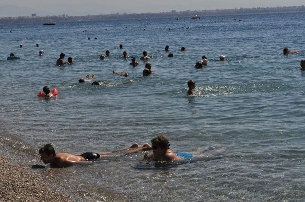 (Özel Haber) Antalya\'da Çöl Sıcağı
