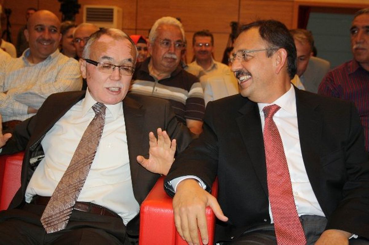Özhaseki, AK Parti Milletvekillerine ve Belediye Başkanlarına Faaliyetlerini Anlattı