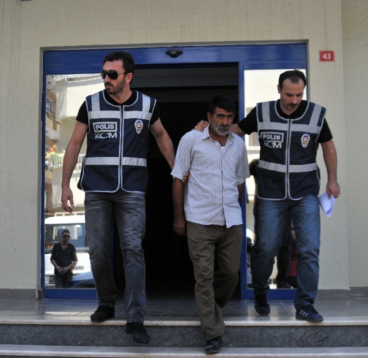 Polisten Şafak Vakti Uyuşturucu Operasyonu