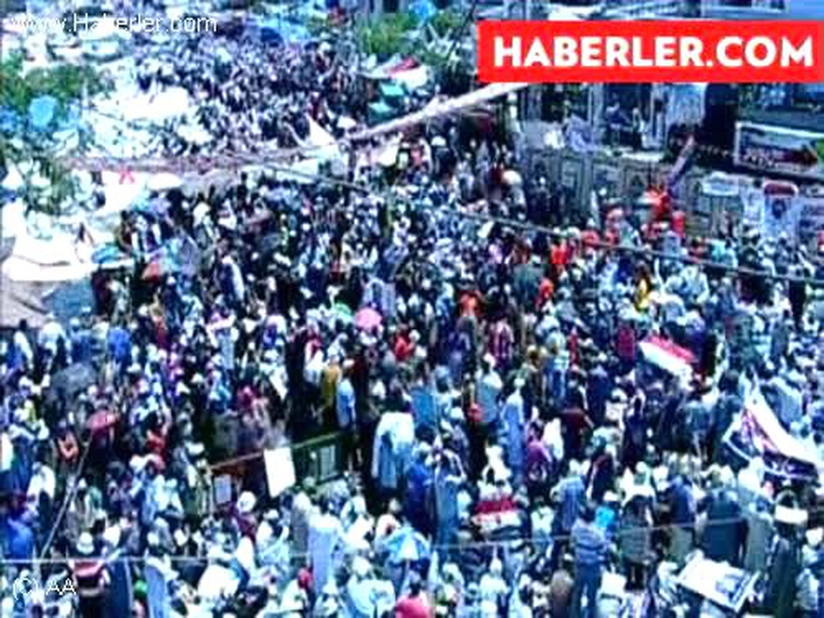 Rabiatül Adeviye Meydanı\'ndan Mursi\'ye destek