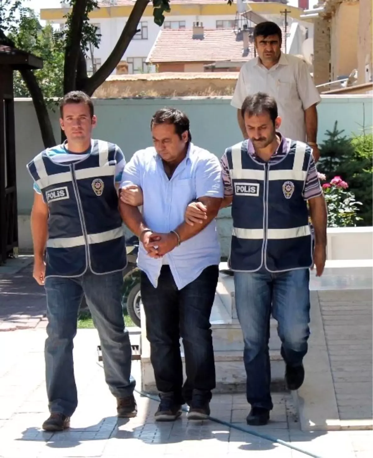 Sahte Vekaletle Bankadan Para Çekerken Yakalandılar