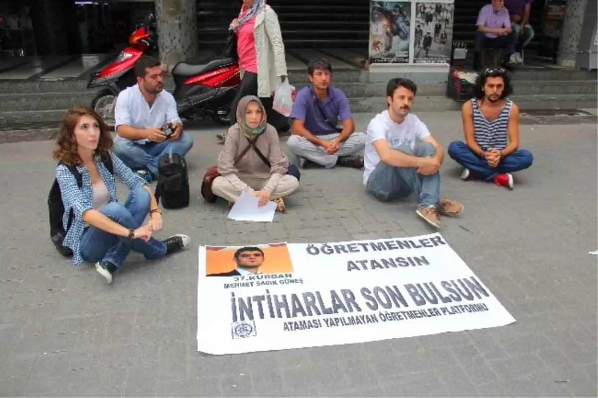 'Samsun'da Oturan Öğretmen' Eylemi