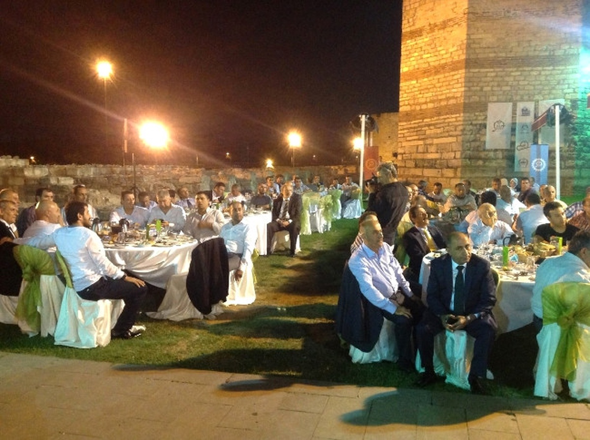 Siirt Valisi Aydın, İstanbul\'daki Siirtlilerle İftarda Bir Araya Geldi