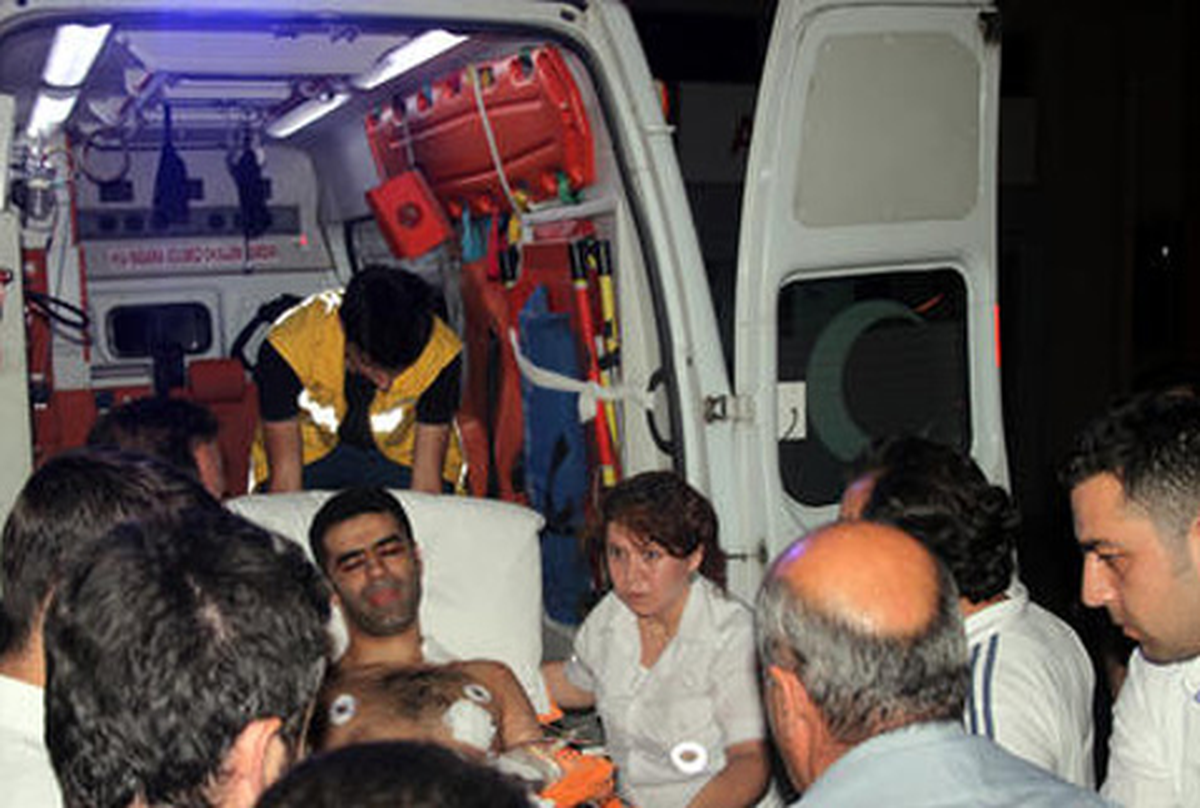 Silopi\'de Emniyet Müdürlüğüne El Yapımı Patlayıcı Atıldı
