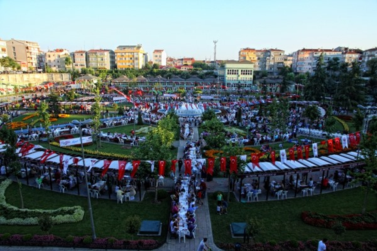 Tarihi Çukurbostanda İftar Coşkusu