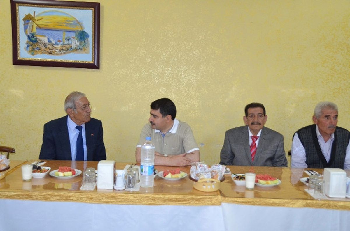 Vali Vasip Şahin Yaşlılarla İftar Yaptı