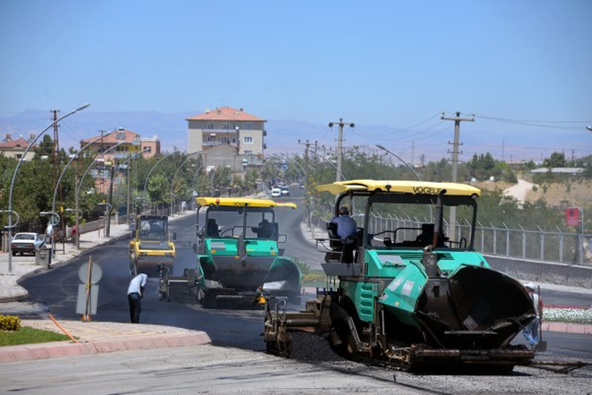Yeşiltepe Şehir Mezarlığı Yolu Beton Asfaltla Kaplanıyor