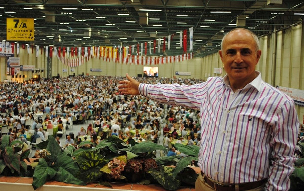 15 Bin Kişi Tüyap\'ta İftar Açtı