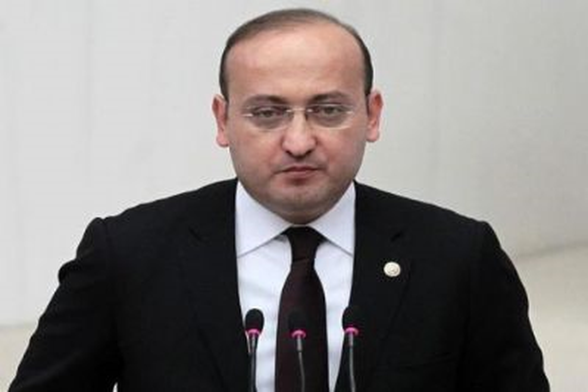 Ak Partili Akdoğan: Bu Darbeye Çanak ve Alkış Tutanlar Akan Kanın Vebaline Ortaktır