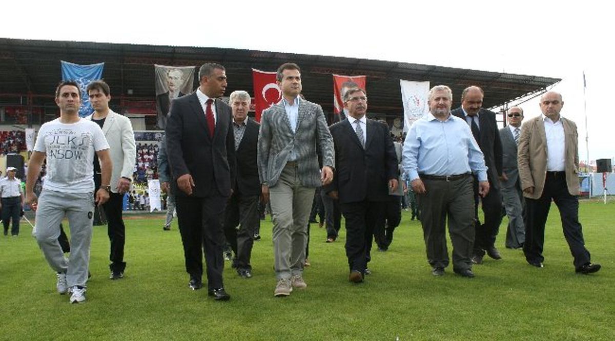 Bakan Kılıç, Düzce\'de Duvar Ördü
