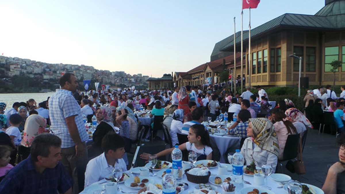 Büyük İETT Ailesi İftarda Bir Araya Geldi