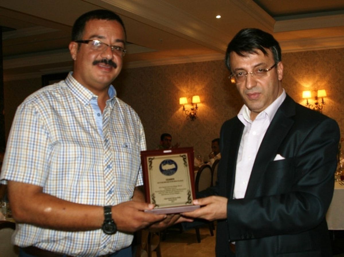 Daib\'tan Başarılı İhracatçılara Plaket