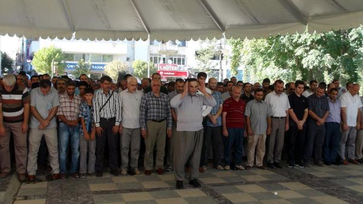 Mısır\'da Ölenler İçin Gıyabi Cenaze Namazı