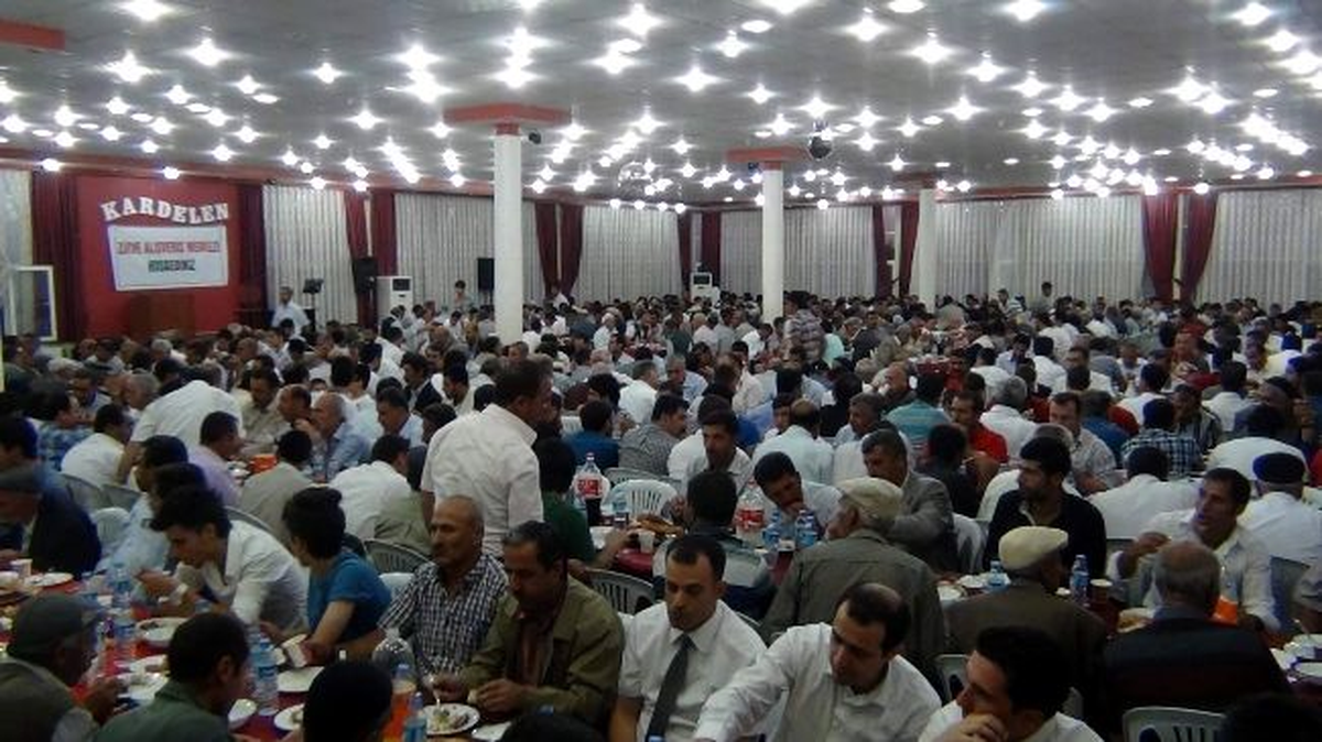 Erciş\'te Dev İftar Organizasyonu