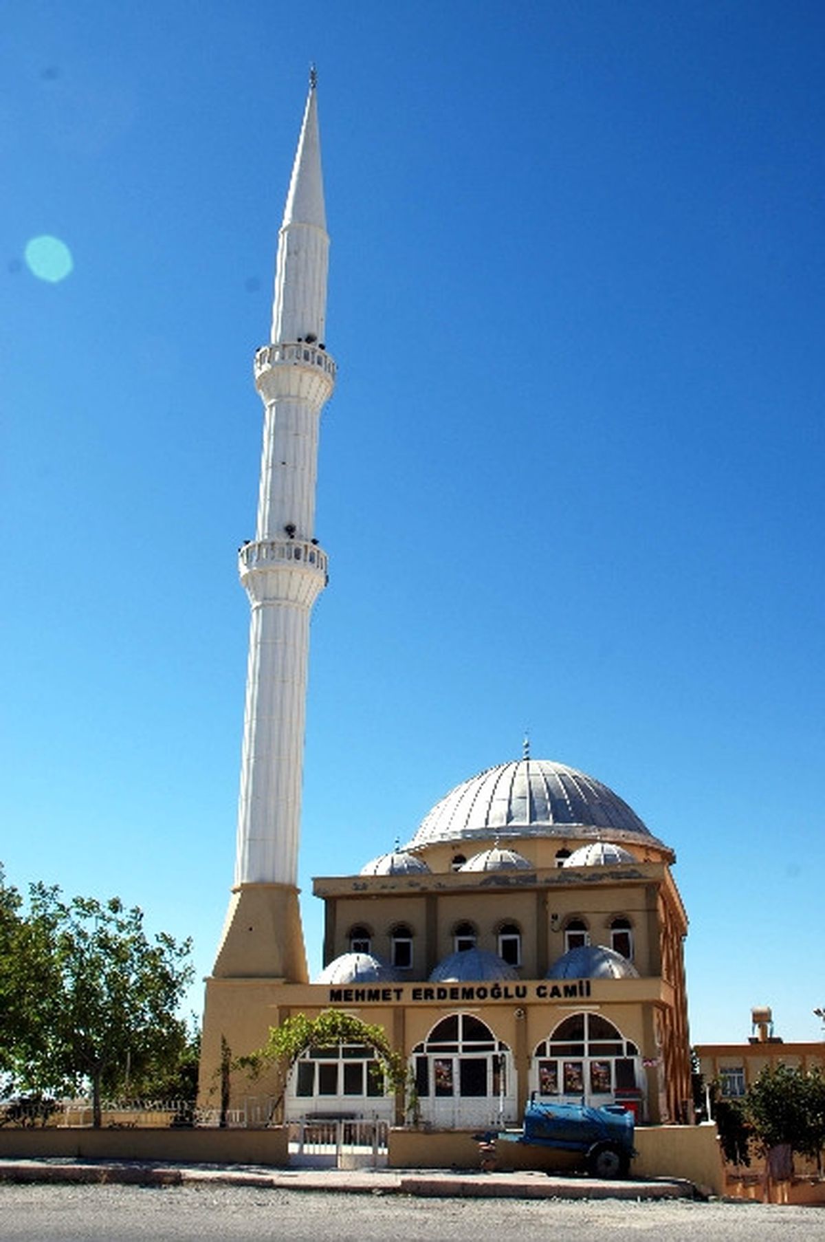 Erdemoğlu Ailesi Hayırseverlikte Yarışıyor